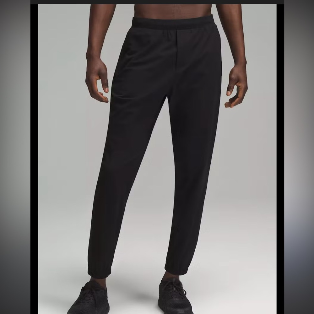 Lululemon Men’s Sweatpants Size Large